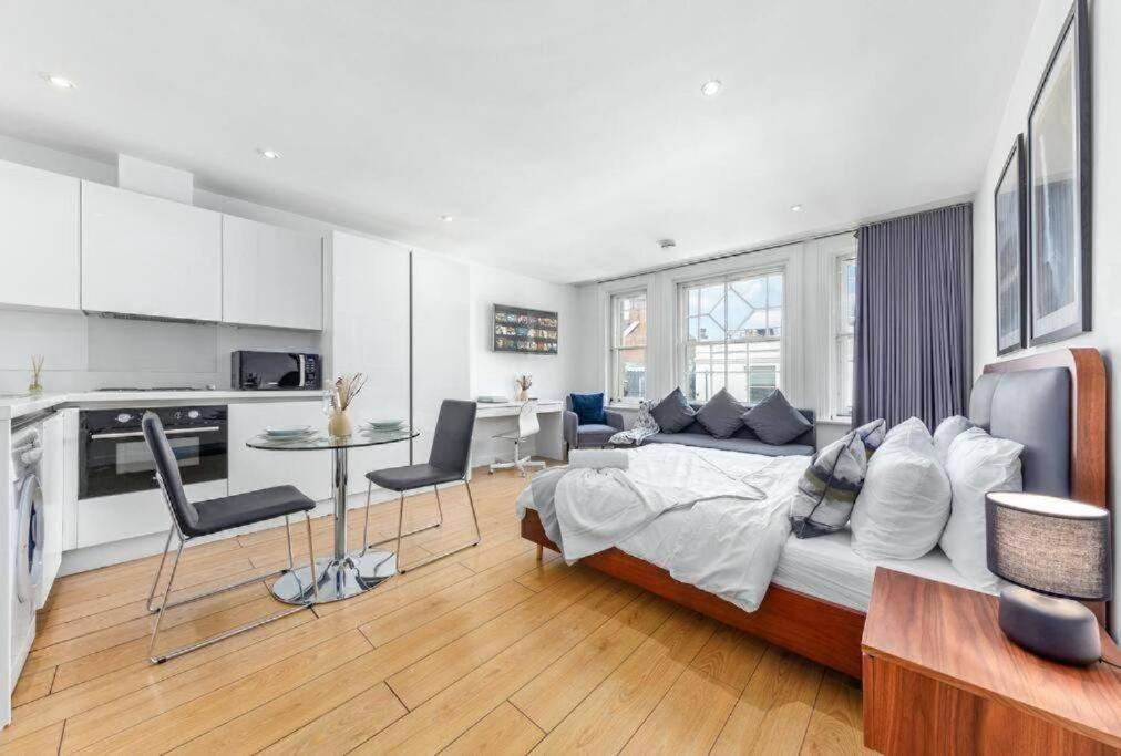 1 Bedroom Flat Piccadilly Sleep 7 In London Vr10 المظهر الخارجي الصورة